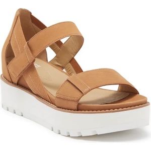 Eileen Fisher Luck platform sandals in size 7.5